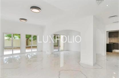 Villa - 5 Bedrooms - 6 Bathrooms for rent in Meadows 9 - Meadows - Dubai