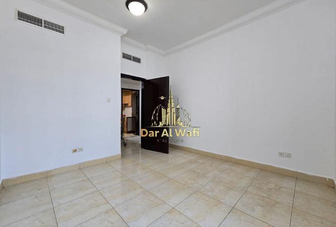 100430965 - Property Image 3