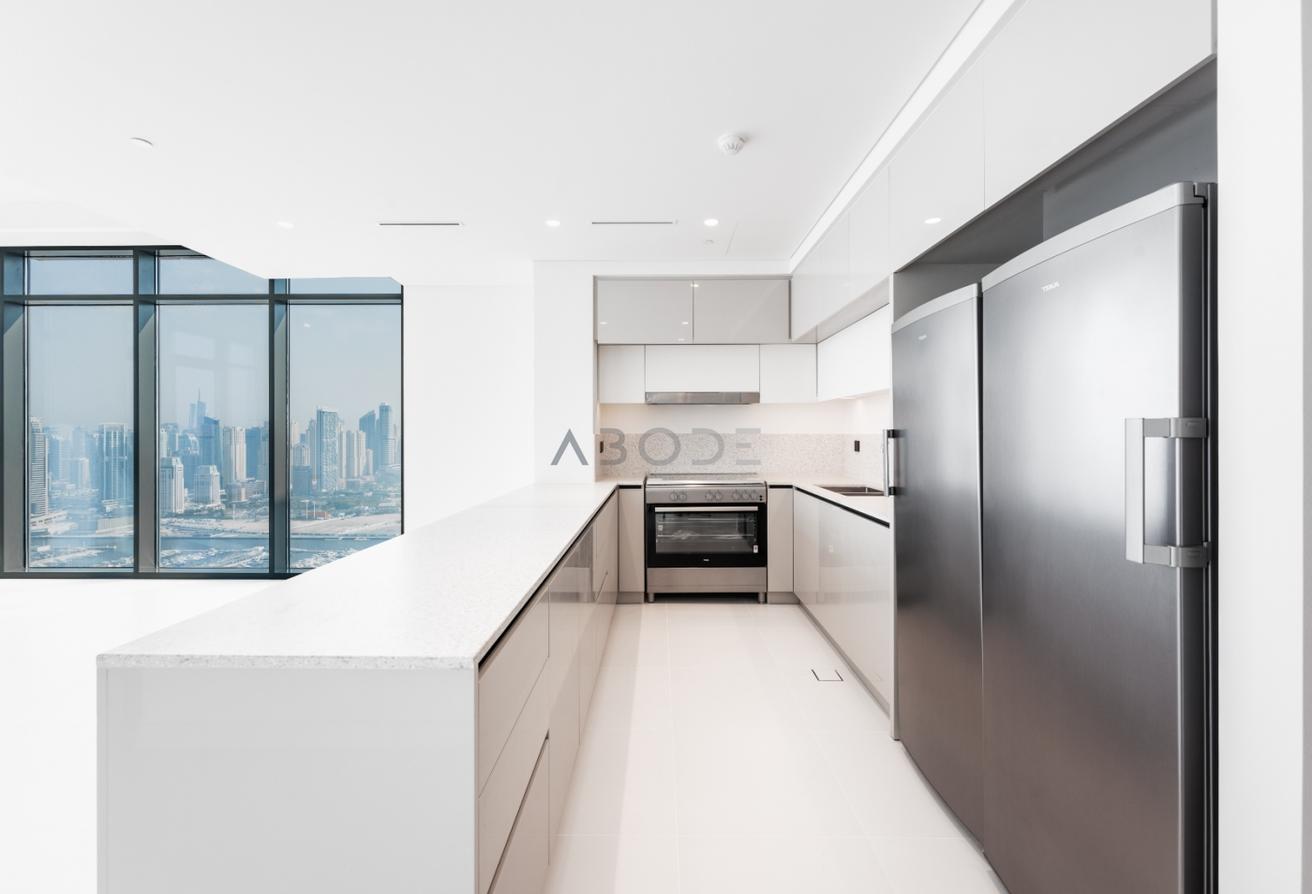 Beach Mansion 3 Bedroom Skyline View photo 4