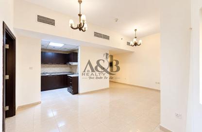 Apartment - 1 - 2 for rent in Silicon Gates 2 - Silicon Gates - Dubai Silicon Oasis - Dubai