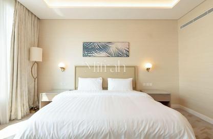 Apartment - 1 - 2 for rent in The Palm Tower - Palm Jumeirah - Dubai