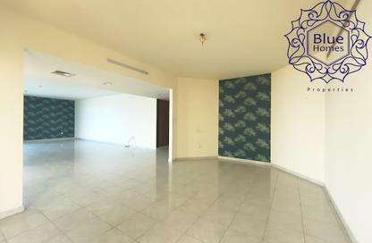 Apartment - 4 Bedrooms - 5 Bathrooms for rent in Bukhatir Tower - Al Majaz 3 - Al Majaz - Sharjah