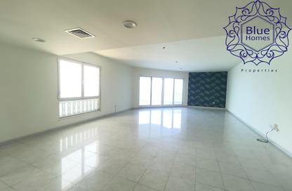 Apartment - 4 Bedrooms - 5 Bathrooms for rent in Bukhatir Tower - Al Majaz 3 - Al Majaz - Sharjah