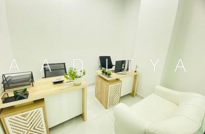 Office Space - Studio - 1 Bathroom for rent in Red Avenue - Al Garhoud - Dubai