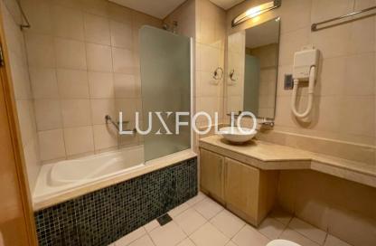 Apartment - 1 Bedroom - 2 Bathrooms for rent in Jash Hamad - Shoreline Apartments - Palm Jumeirah - Dubai
