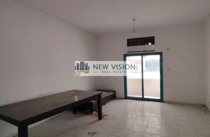 Apartment - 2 Bedrooms - 2 Bathrooms for rent in Qasimia 10 building - Al Mahatta - Al Qasimia - Sharjah