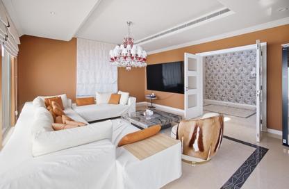 Villa - 4 - 5 for sale in Garden Homes Frond P - Garden Homes - Palm Jumeirah - Dubai