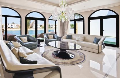 Villa - 4 - 5 for sale in Garden Homes Frond P - Garden Homes - Palm Jumeirah - Dubai