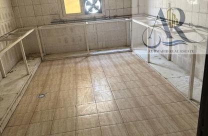 Labor Camp - Studio - 7+ Bathrooms for rent in Al Sajaa S - Al Sajaa - Sharjah
