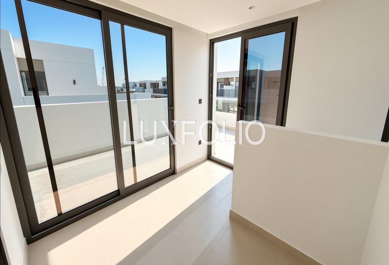 Greenbelt | Opposite Amenities | 5 Bed Variant photo 14