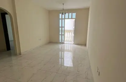 شقة - غرفة نوم - 2 حمامات للايجار في مجمع مويلح - تجارية مويلح - الشارقة