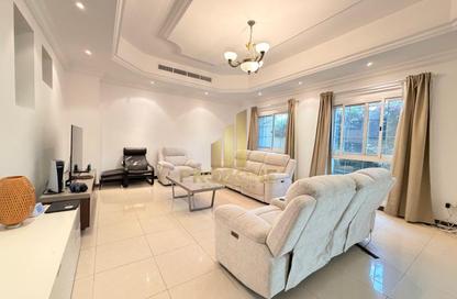 Villa - 4 Bedrooms - 5 Bathrooms for rent in Umm Suqeim 2 - Umm Suqeim - Dubai Villa - 4 Bedrooms - 5 Bathrooms for rent in Umm Suqeim 2 - Umm Suqeim - Dubai