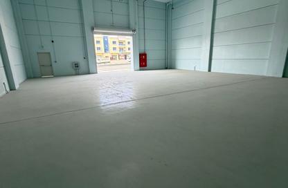 Warehouse - Studio - 1 for rent in Umm Al Thuoob - Umm Al Quwain