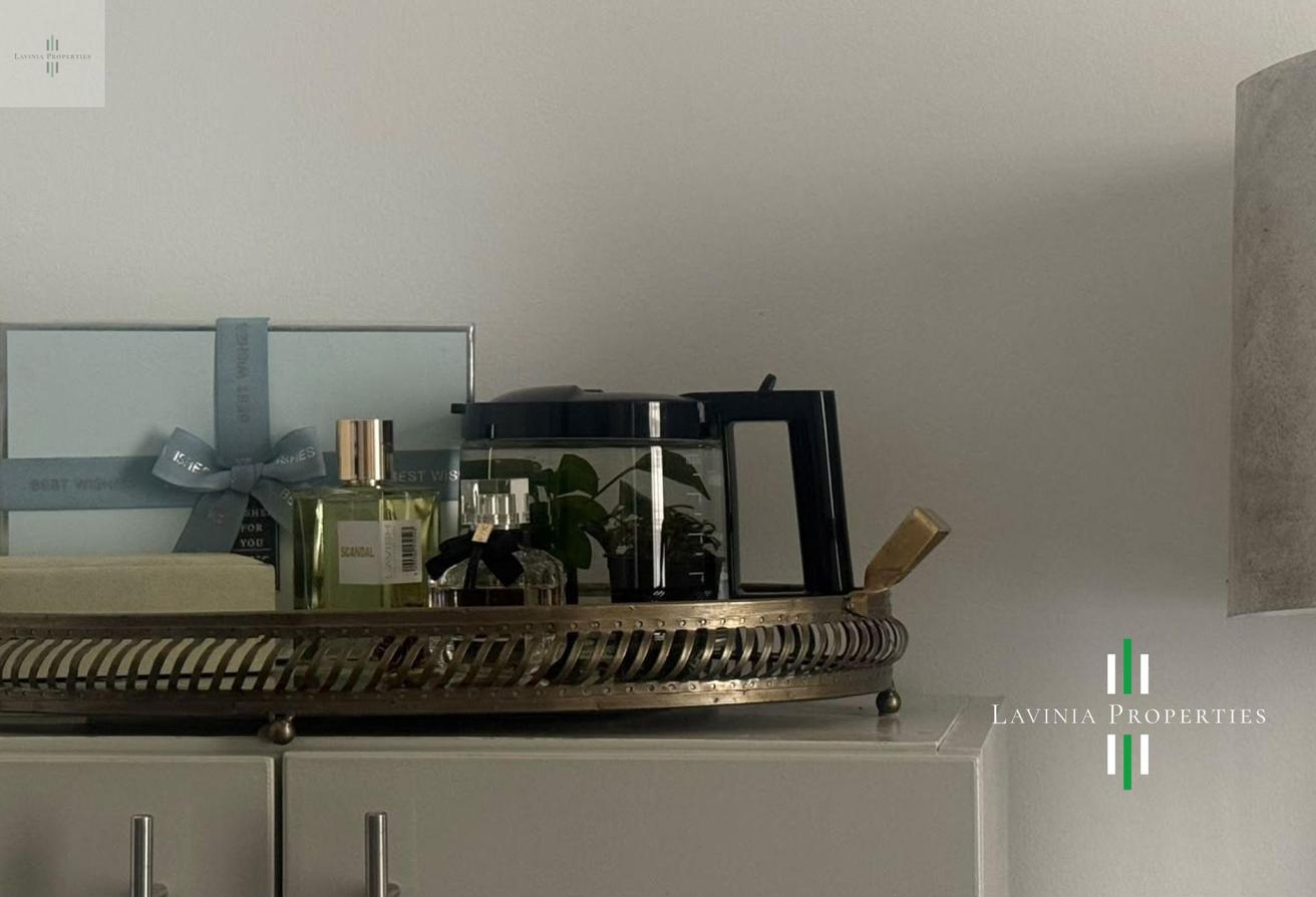 HOT DEAL | STUNNING FURNISHED STUDIO | VACANT photo 4