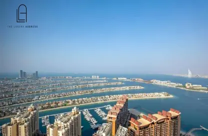 Apartment - 1 Bedroom - 2 Bathrooms for sale in The Palm Tower - Palm Jumeirah - Dubai