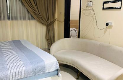 Apartment - Studio - 1 Bathroom for rent in Al Qulaya'ah - Al Sharq - Sharjah Apartment - Studio - 1 Bathroom for rent in Al Qulaya'ah - Al Sharq - Sharjah