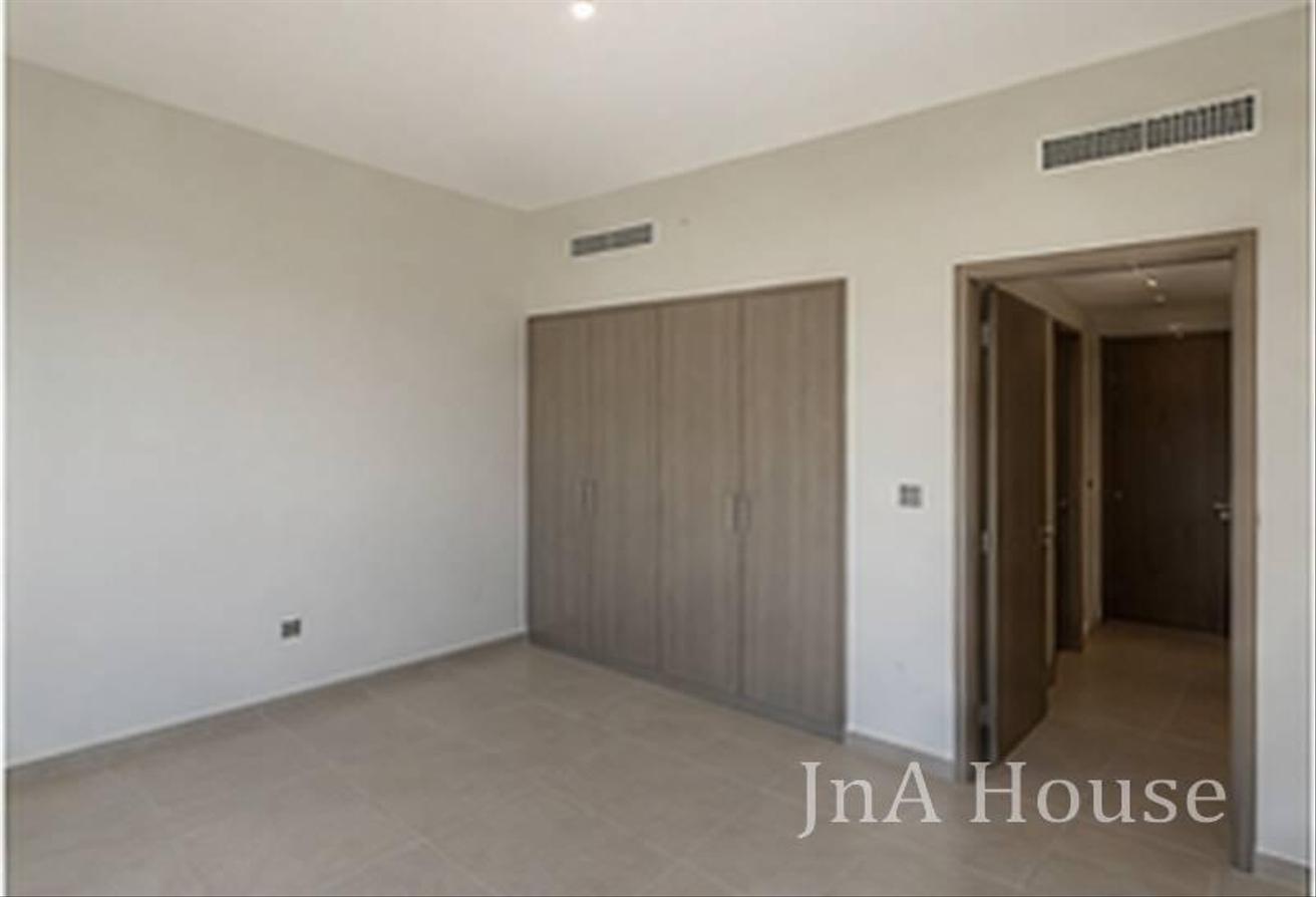 BRAND NEW | LUXURIOUS | SPACIOUS photo 9