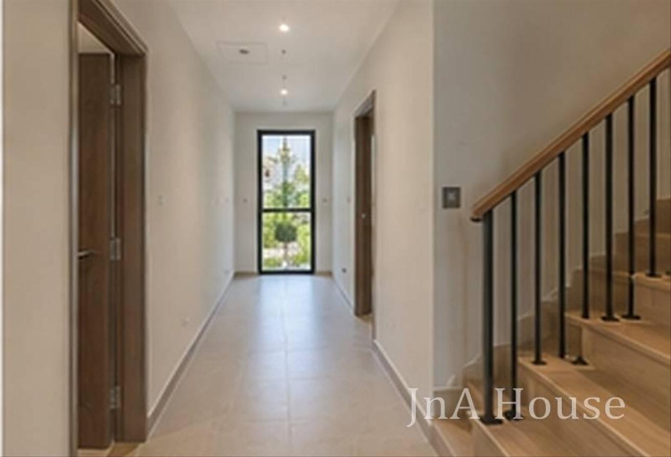 BRAND NEW | LUXURIOUS | SPACIOUS photo 6