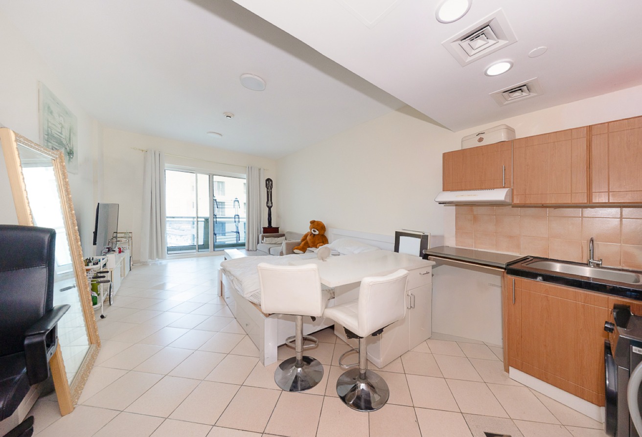 Studio apartment in Lago Vista C, Dubai Production City (IMPZ): 10