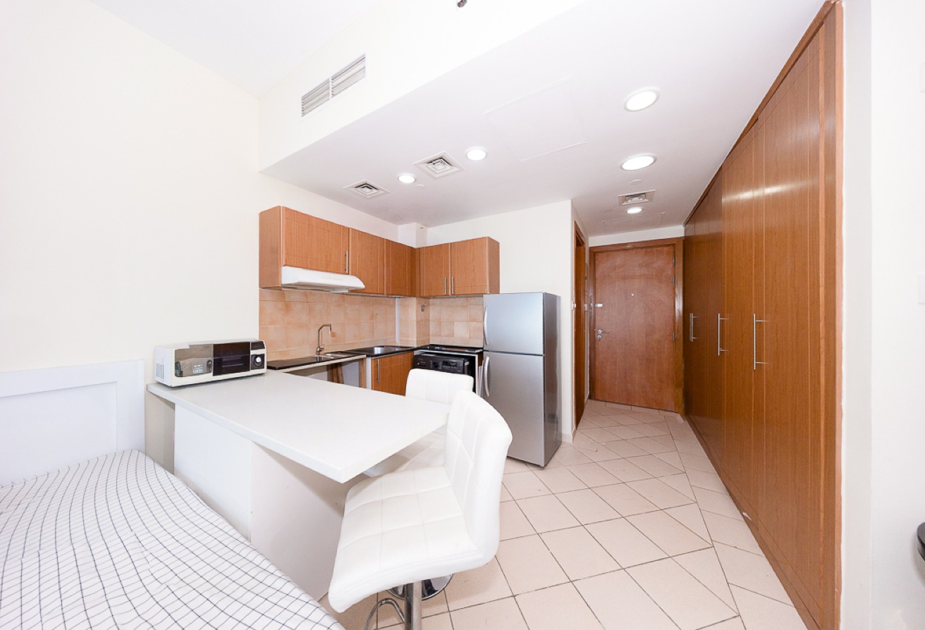 Studio apartment in Lago Vista C, Dubai Production City (IMPZ): 9