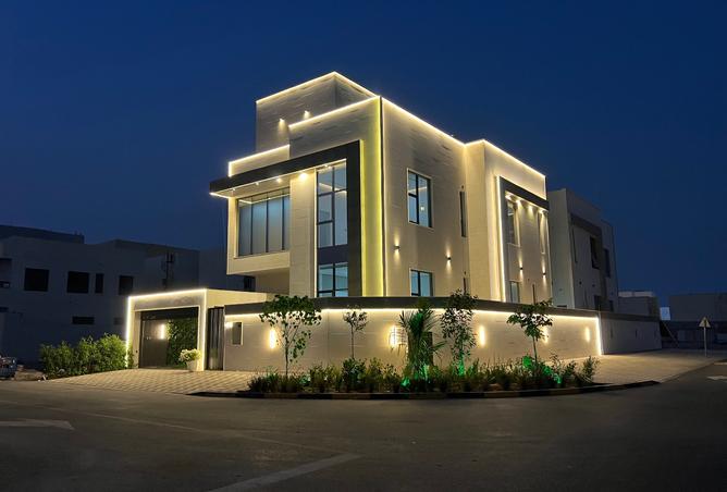 5 BR Villa with Private Garden and Jacuzzi