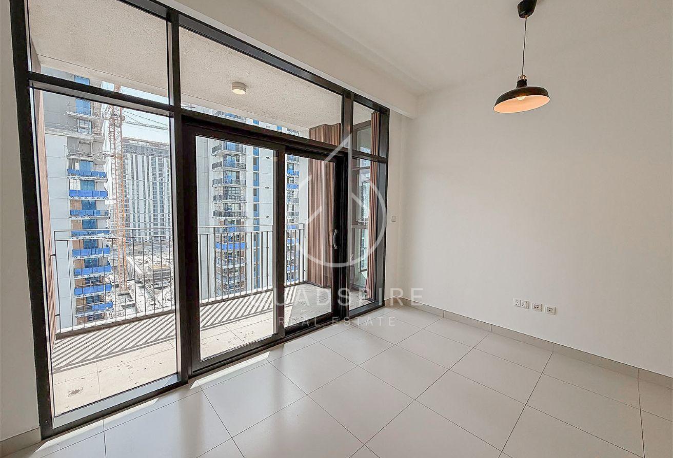 1 Bedroom Apartment | Vacant | Pool View photo 5