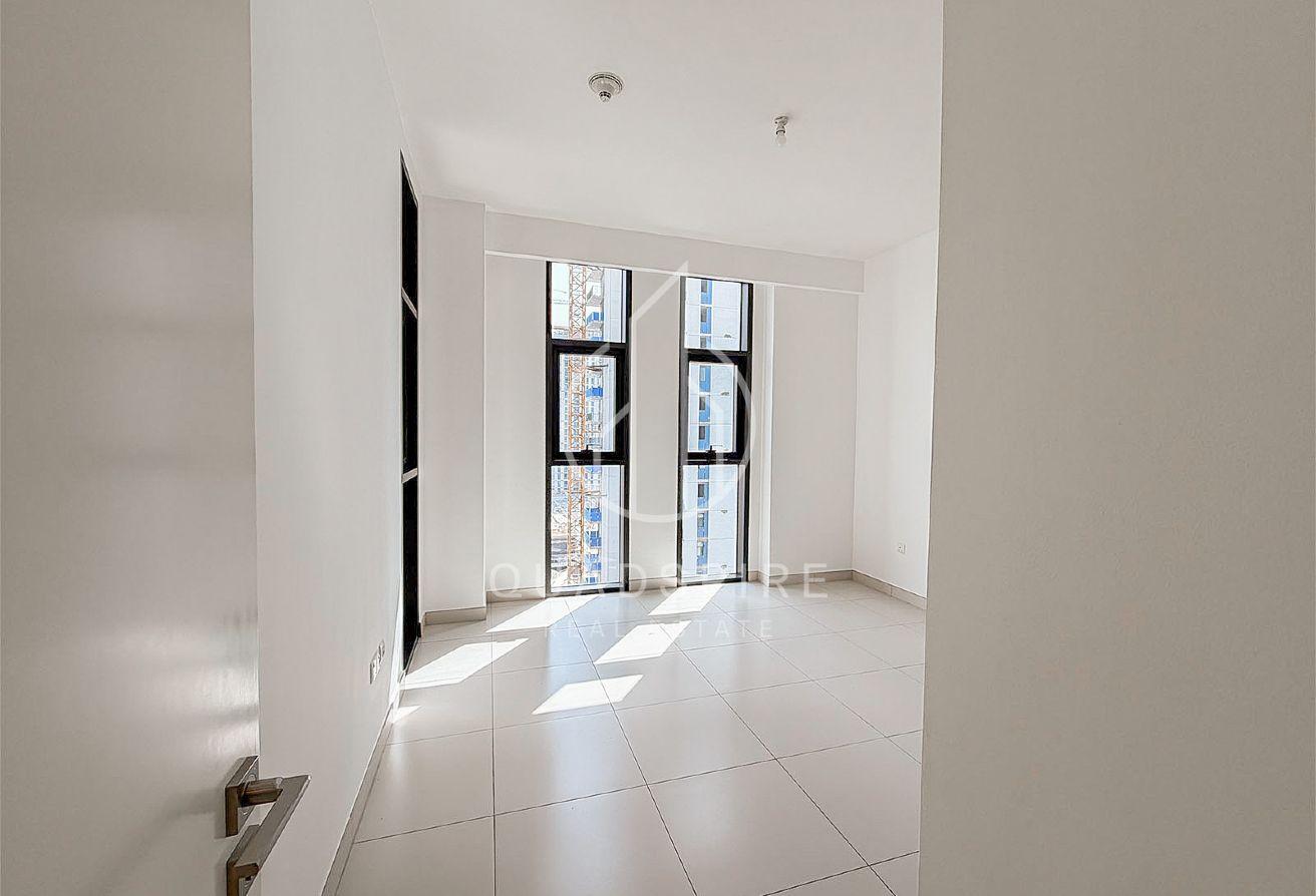1 Bedroom Apartment | Vacant | Pool View photo 8