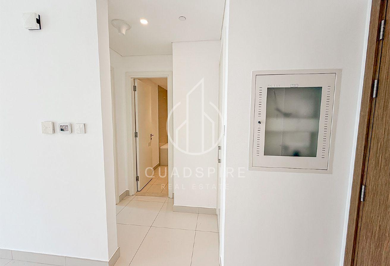 1 Bedroom Apartment | Vacant | Pool View photo 10