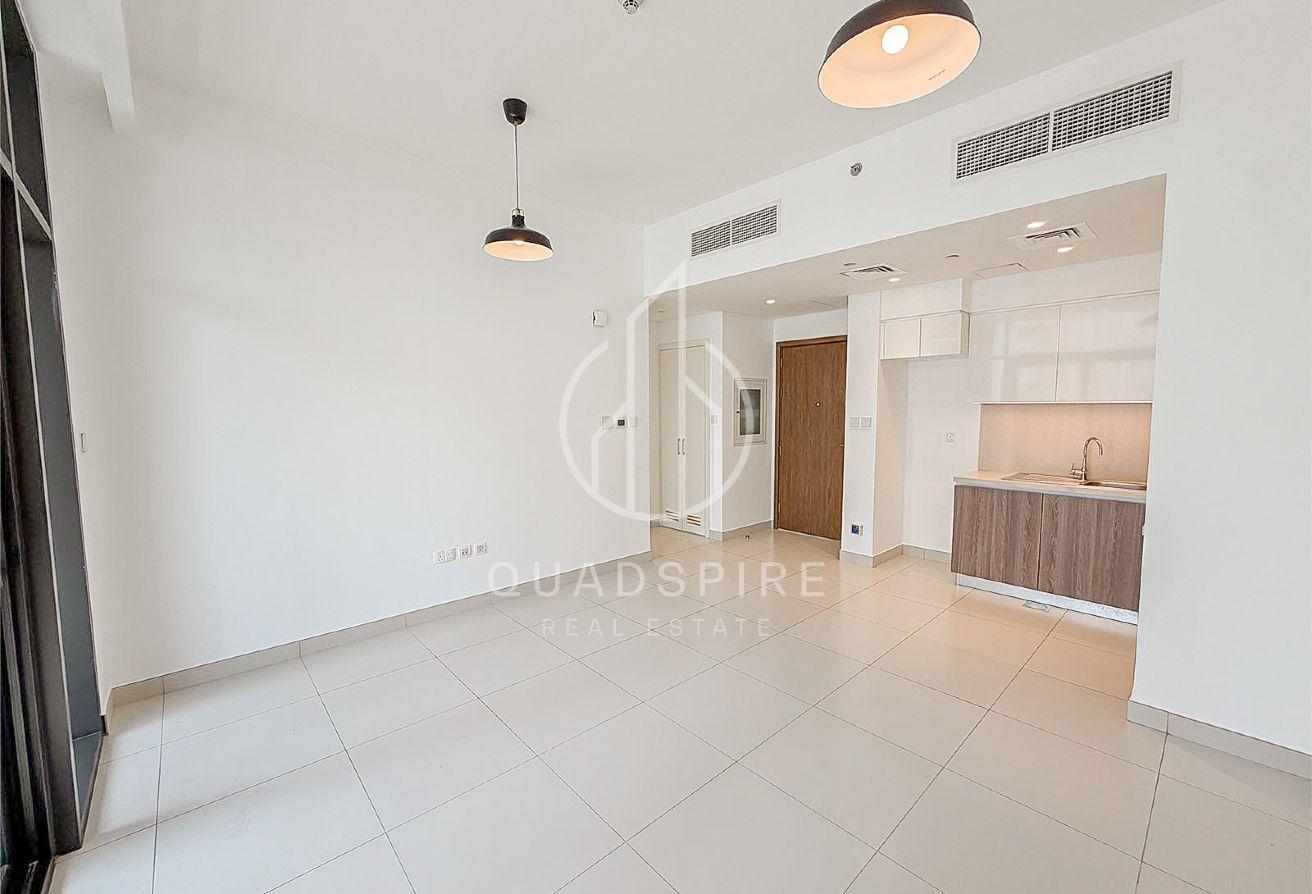 1 Bedroom Apartment | Vacant | Pool View photo 15