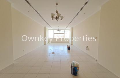 Apartment - 3 Bedrooms - 5 Bathrooms for rent in Hessa Home Building - Oud Metha - Bur Dubai - Dubai