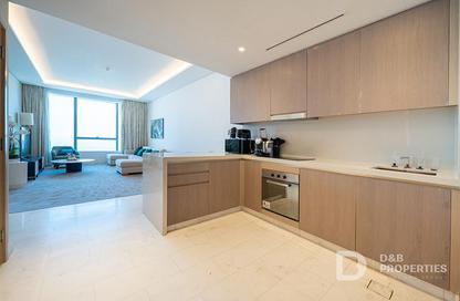 Apartment - 1 Bedroom - 2 Bathrooms for sale in The Palm Tower - Palm Jumeirah - Dubai