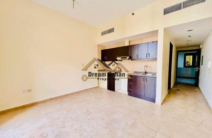 Apartment - Studio - 1 Bathroom for rent in Silicon Gates 1 - Silicon Gates - Dubai Silicon Oasis - Dubai