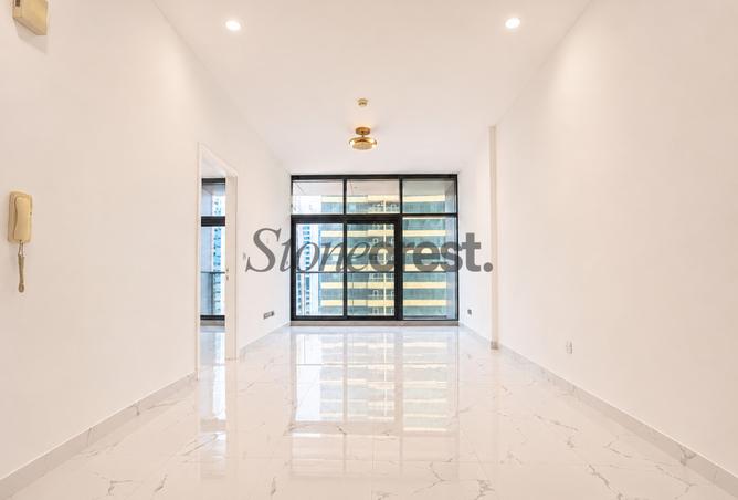 Lake Views | Vacant | Close To Metro | Well Priced
