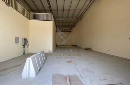 Warehouse - Studio - 1 for rent in Al Jlail - Al Sajaa - Sharjah