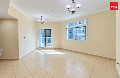 Apartment - 2 - 3 for rent in Mazaya 2 - Queue Point - Liwan - Dubai