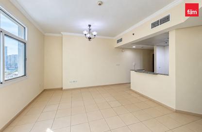 Apartment - 2 - 3 for rent in Mazaya 2 - Queue Point - Liwan - Dubai