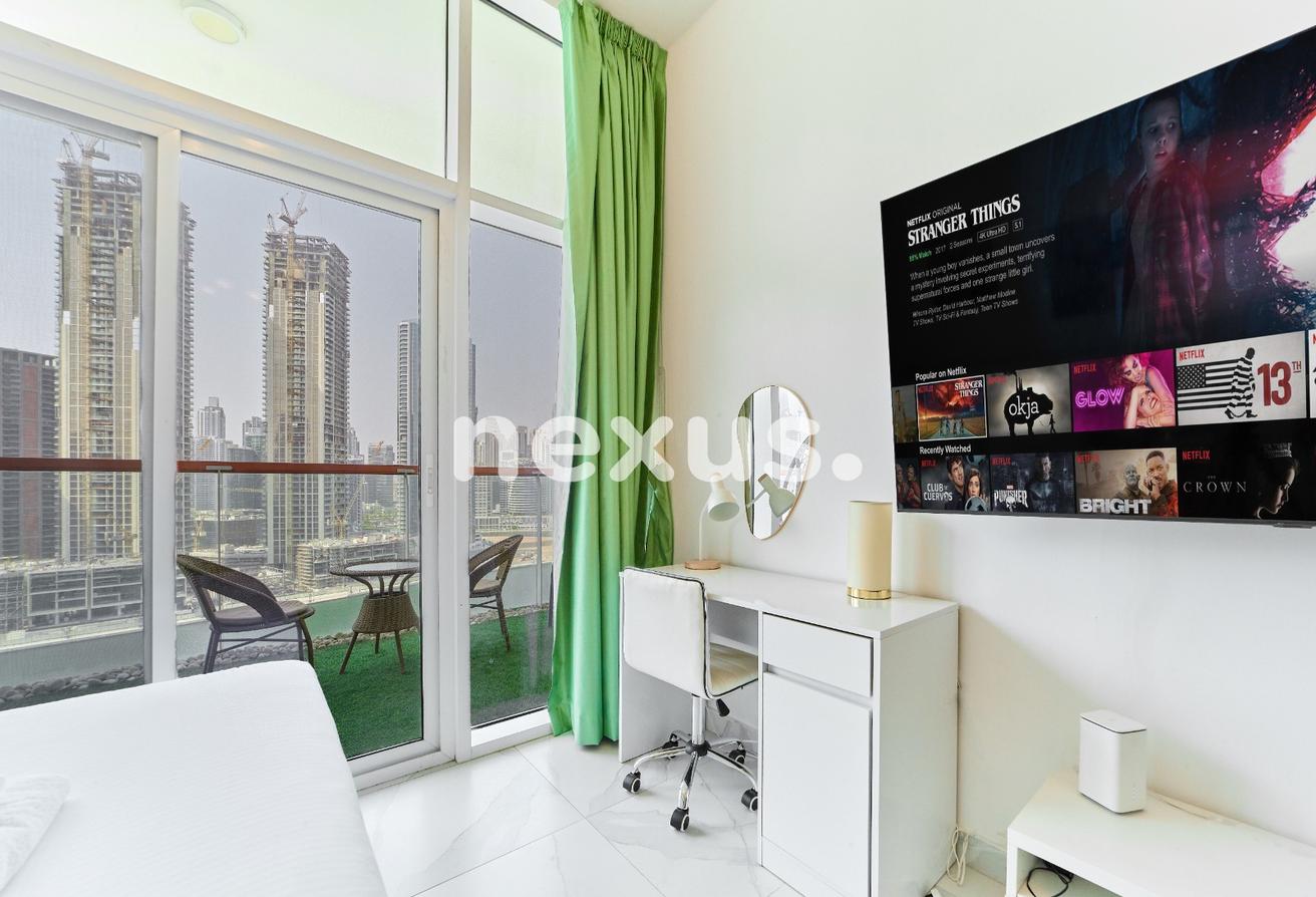 Elegant Fully Furnished Studio| Stunning Lake View photo 5