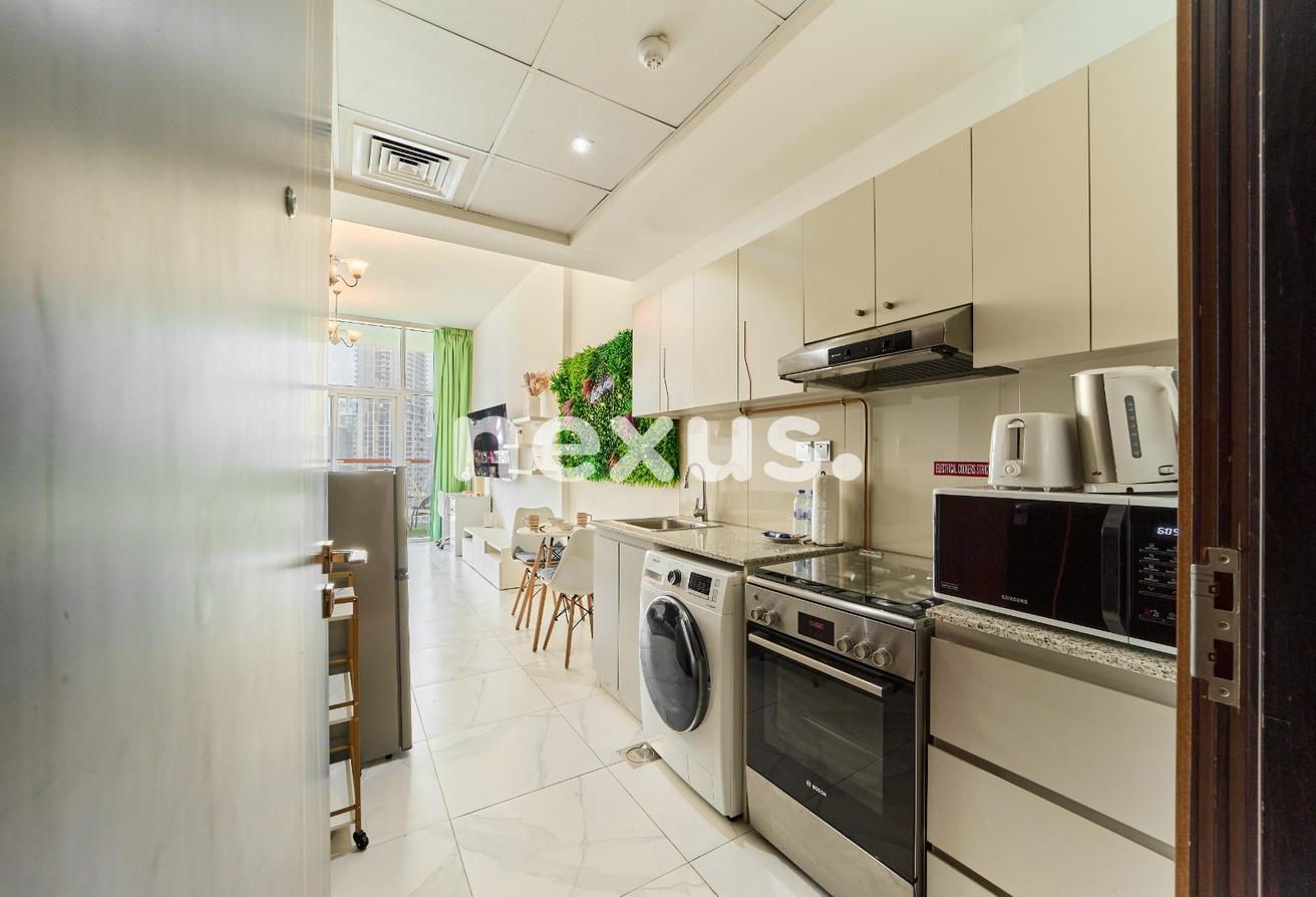 Elegant Fully Furnished Studio| Stunning Lake View photo 6