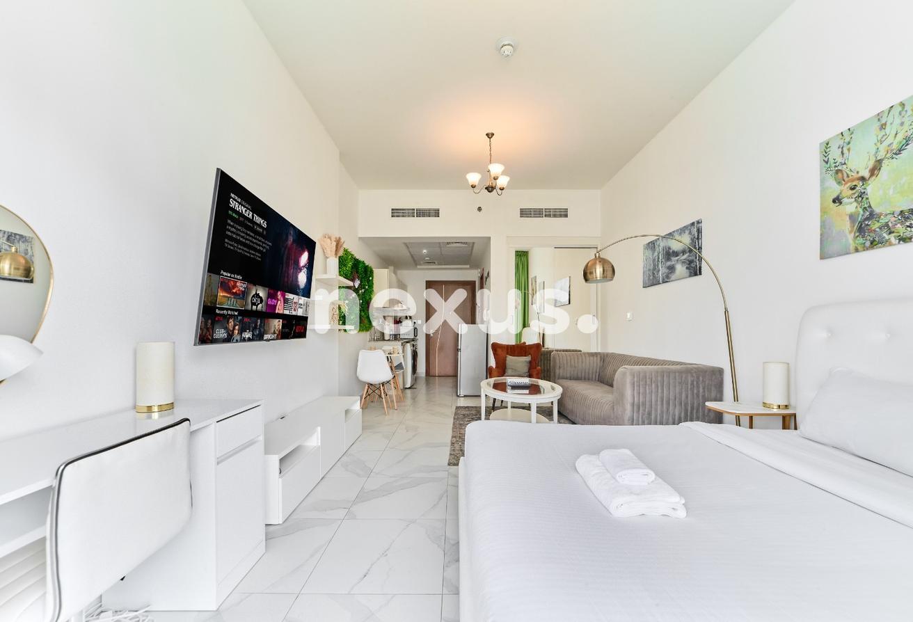 Elegant Fully Furnished Studio| Stunning Lake View photo 8