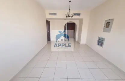 شقة - غرفة نوم - 2 حمامات للايجار في الثاني مويلح - تجارية مويلح - الشارقة