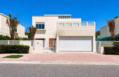 Villa - 3 - 4 for sale in Meadows 9 - Meadows - Dubai Villa - 3 - 4 for sale in Meadows 9 - Meadows - Dubai