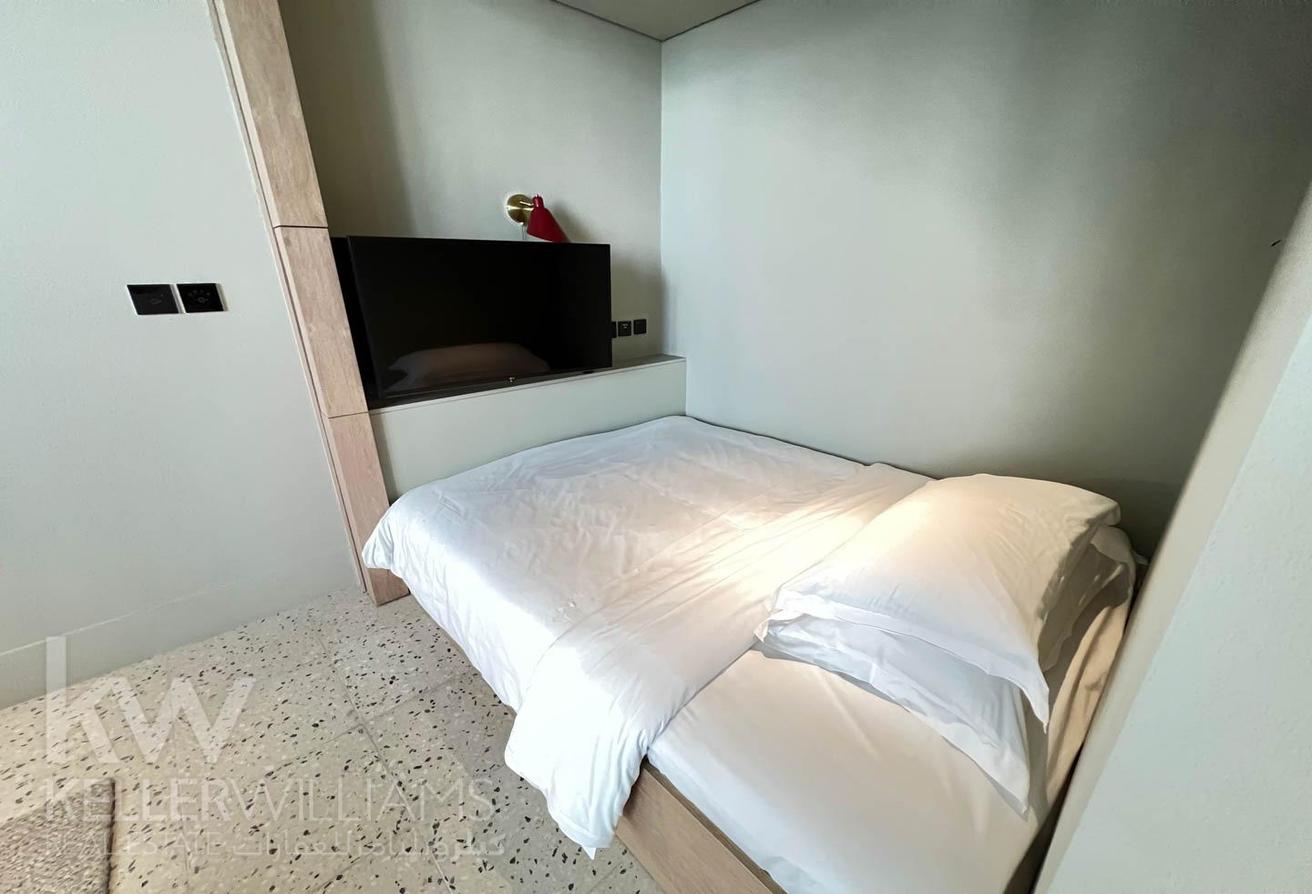 LovelyFully Furnished Studio w Swimming pool View photo 11