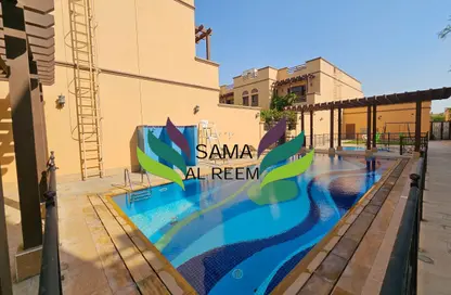 Villa - 4 Bedrooms - 4 Bathrooms for rent in Jumeirah 1 Villas - Jumeirah 1 - Jumeirah - Dubai