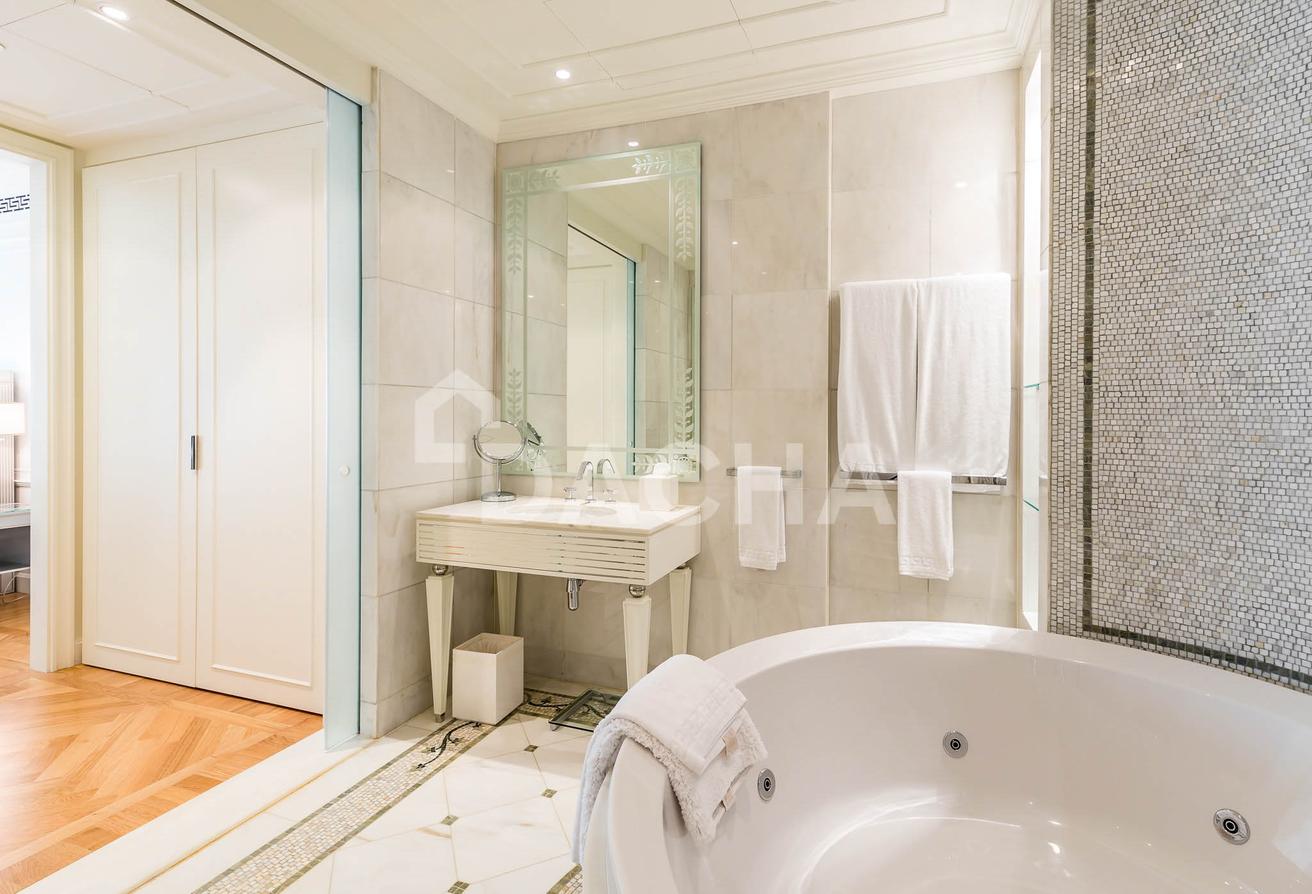 Luxury Furnished 3 Bed | Versace | VACANT photo 16