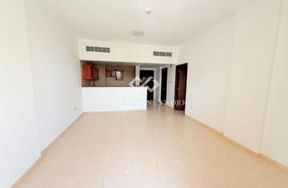 Apartment - 1 Bedroom - 2 Bathrooms for rent in Building IC1-EMR-24 - Emirates Cluster - International City - Dubai
