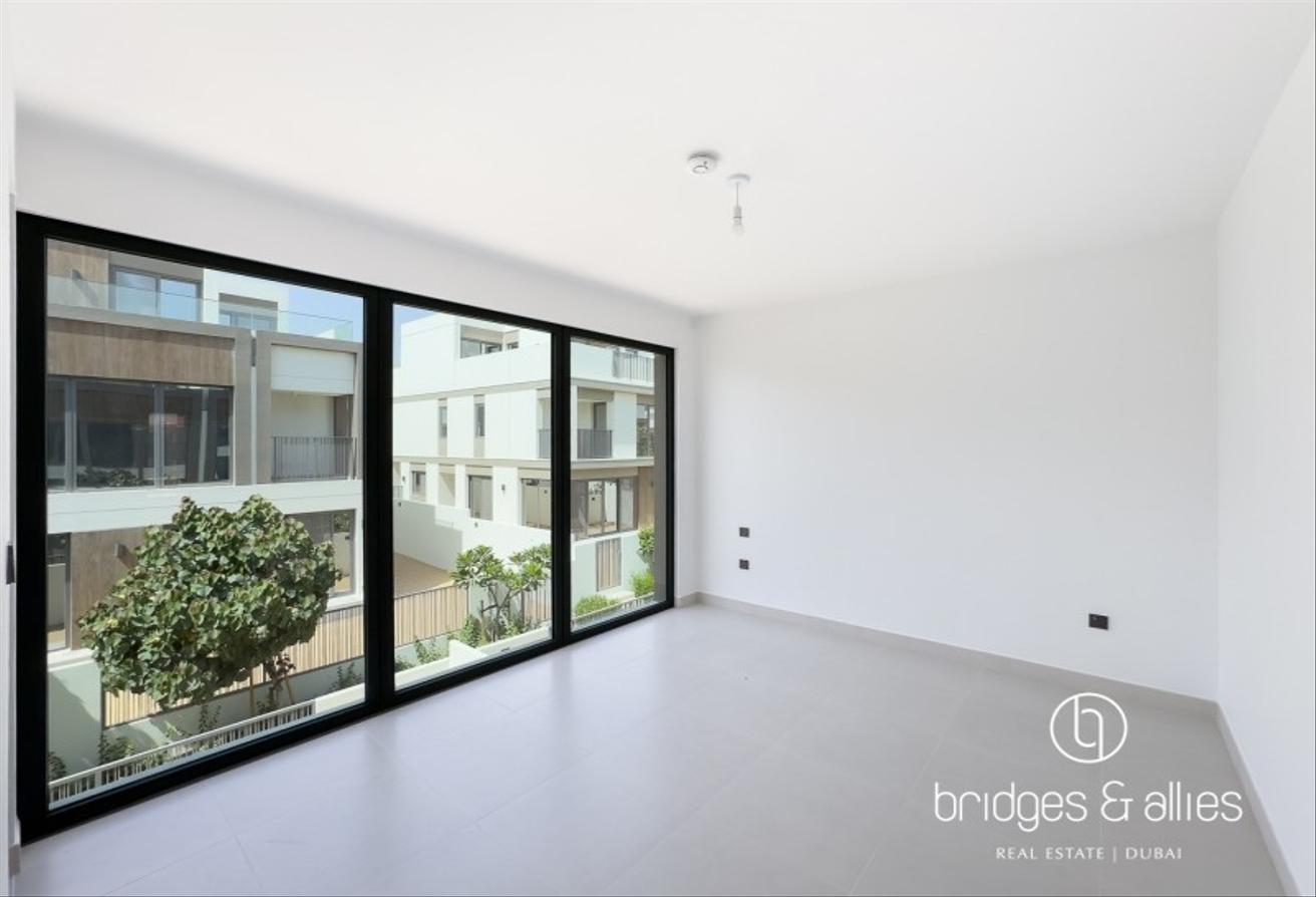 4 BEDS + MAID | BIG PLOT| INTERNAL FACING photo 10