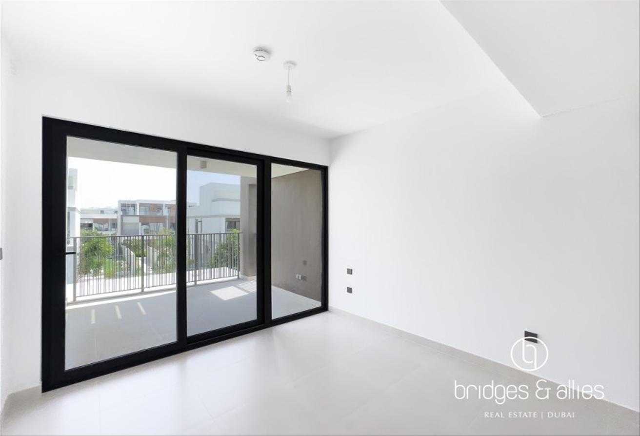 4 BEDS + MAID | BIG PLOT| INTERNAL FACING photo 13