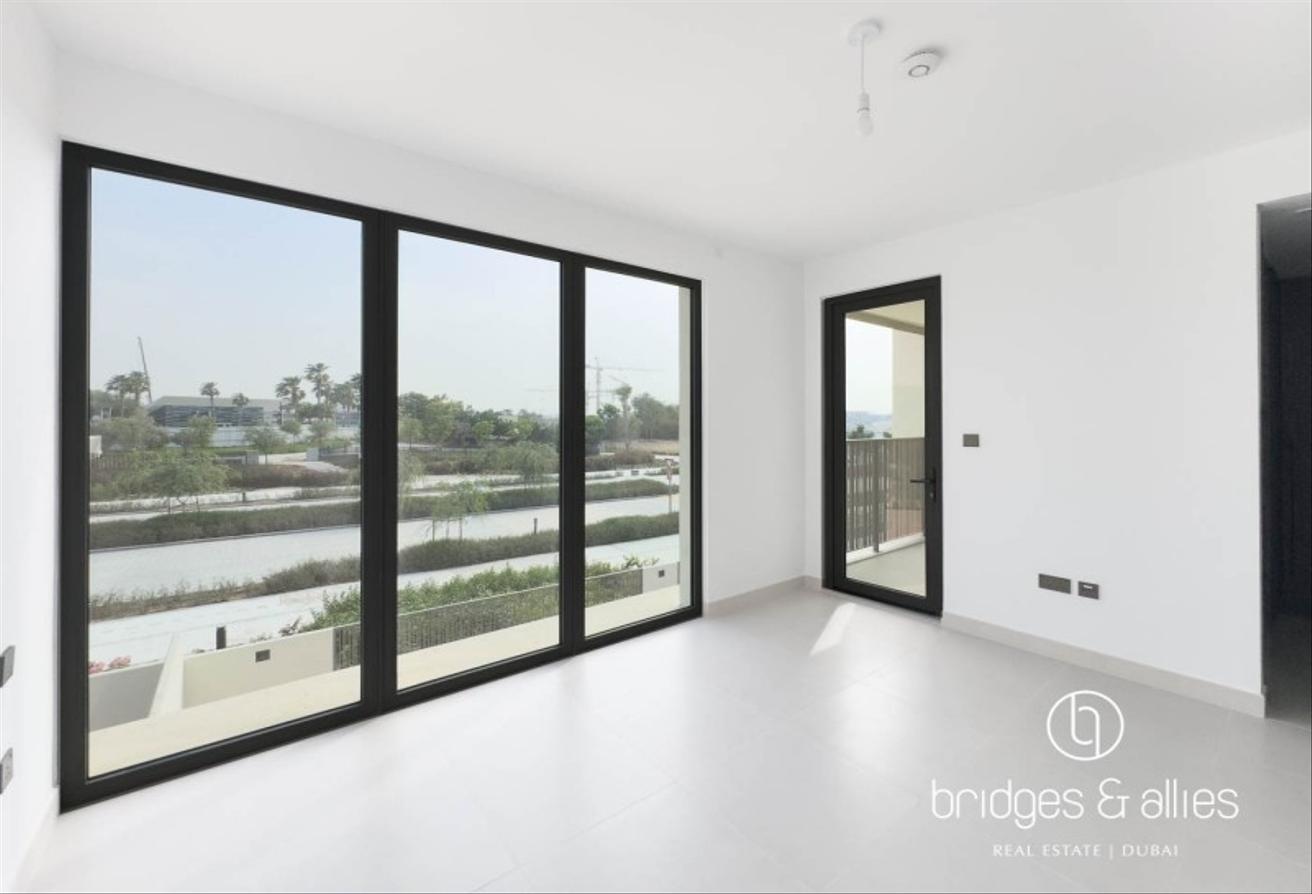 4 BEDS + MAID | BIG PLOT| INTERNAL FACING photo 5