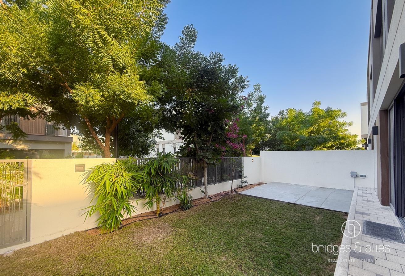 4 BEDS + MAID | BIG PLOT| INTERNAL FACING photo 15