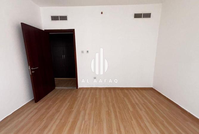 76966137 - Property Main Image